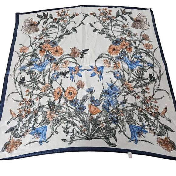 Floral scarf  - Picture 5 of 5